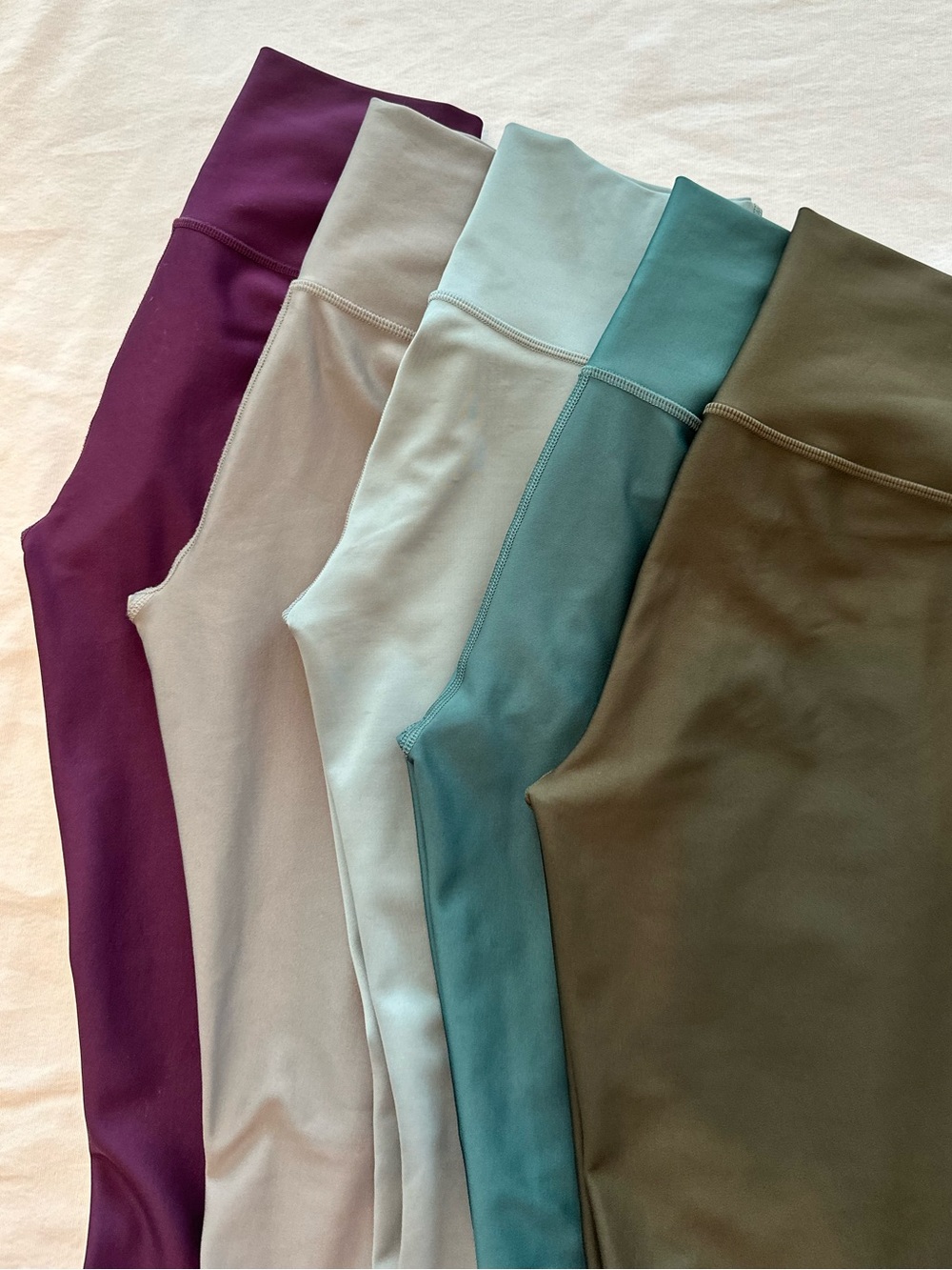 ALO Yoga High-Rise Leggings in Sage - Picture 11 of 12